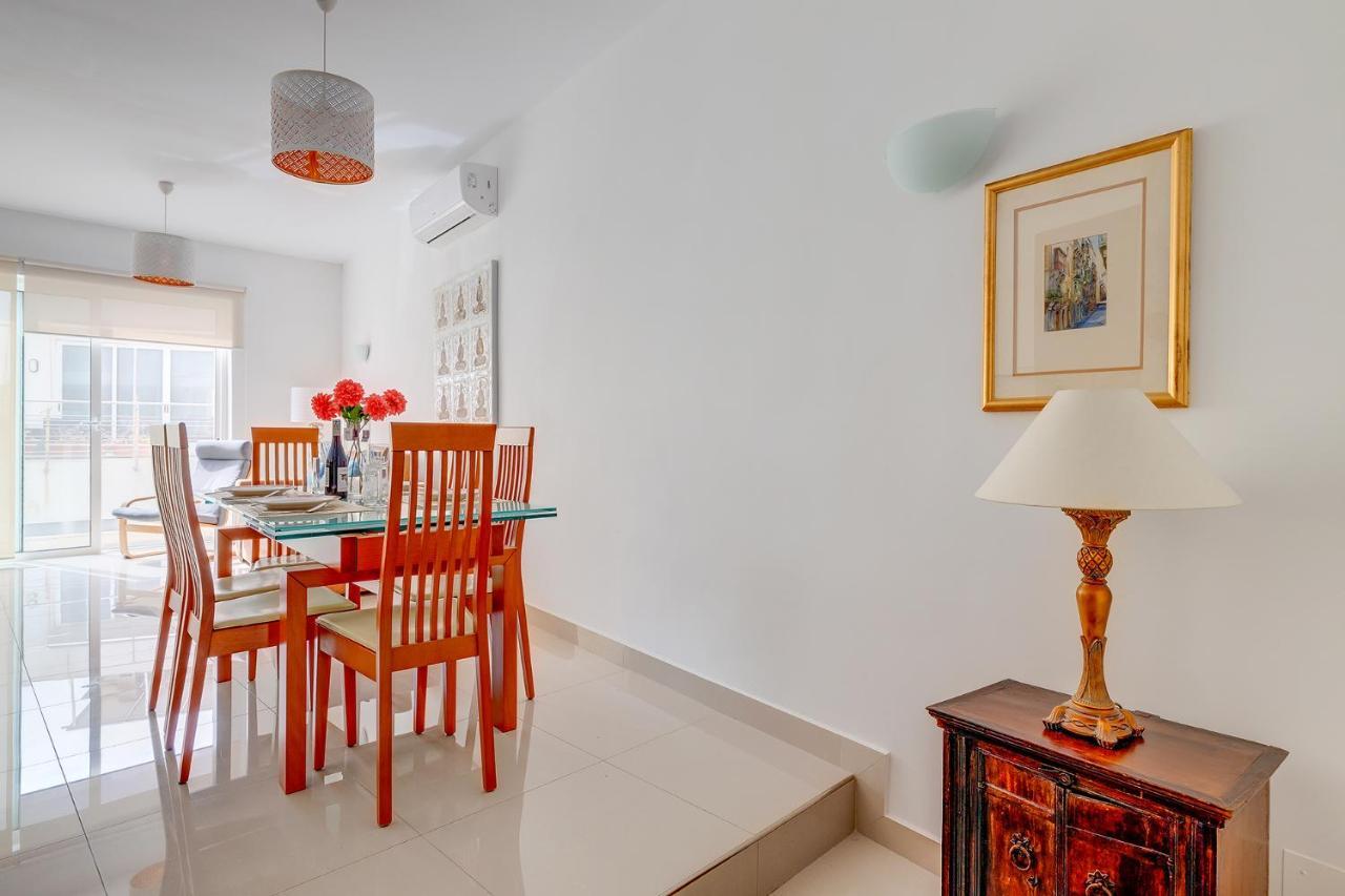 Prime Location Apartment With Side Seaviews Sliema Kültér fotó