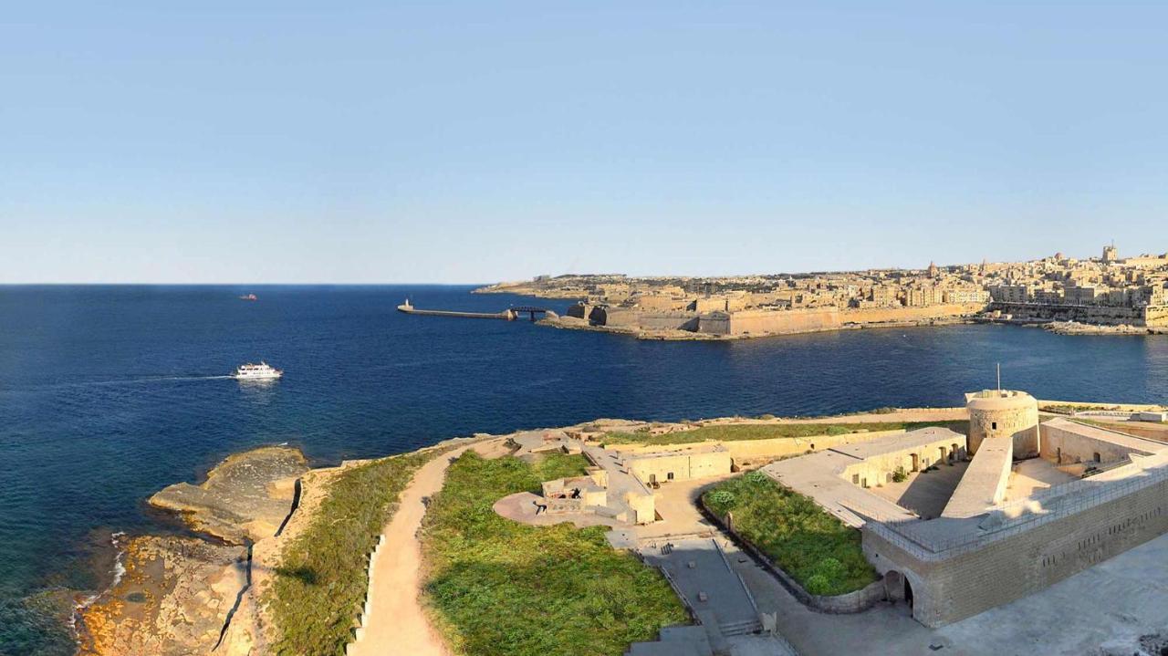 Prime Location Apartment With Side Seaviews Sliema Kültér fotó