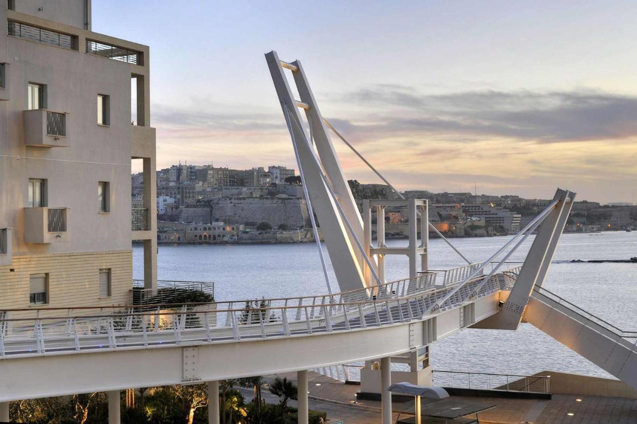 Prime Location Apartment With Side Seaviews Sliema Kültér fotó
