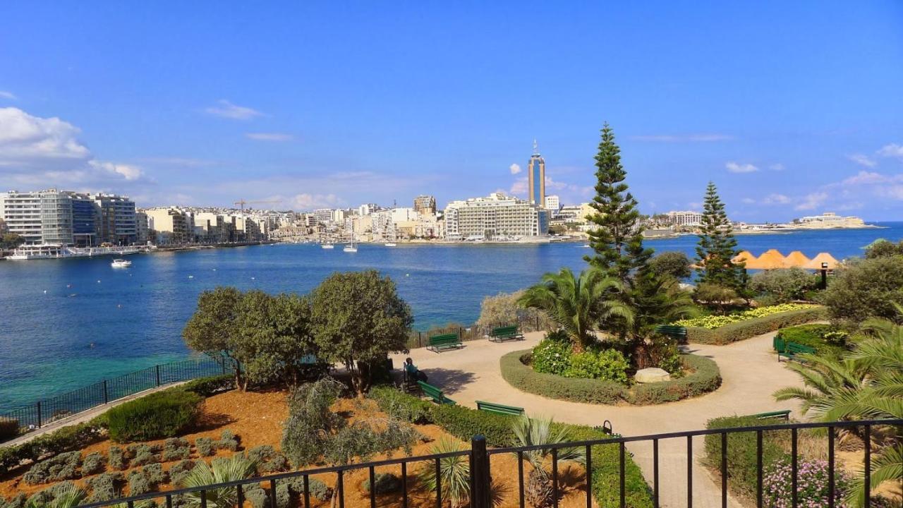 Prime Location Apartment With Side Seaviews Sliema Kültér fotó